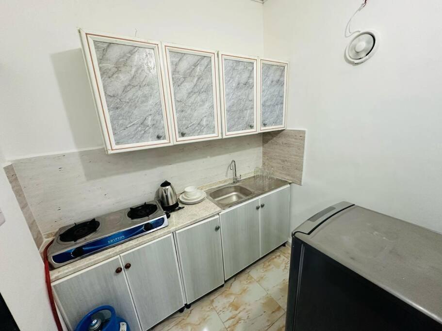 Private Entrance 2 Bedroom Fully Furnished Holiday home