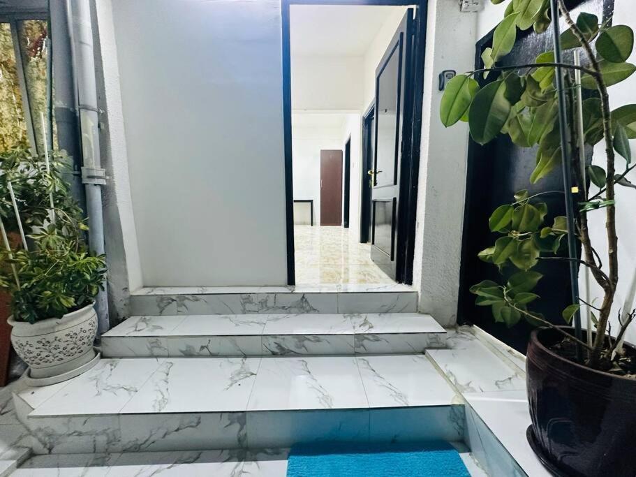 Private Entrance 2 Bedroom Fully Furnished Holiday home *